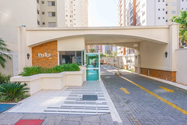 Modern apartment in a beautiful club condominium